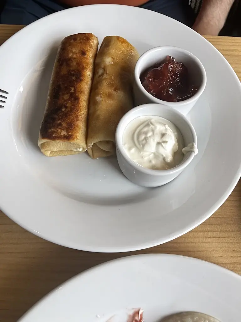 Irina Ivaschenko_Ruta Kitchen Neath_Resolven_review