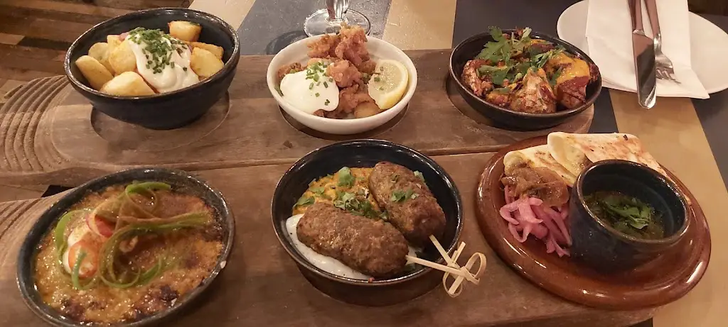 John Ellis_Cadno Lounge_Resolven_review