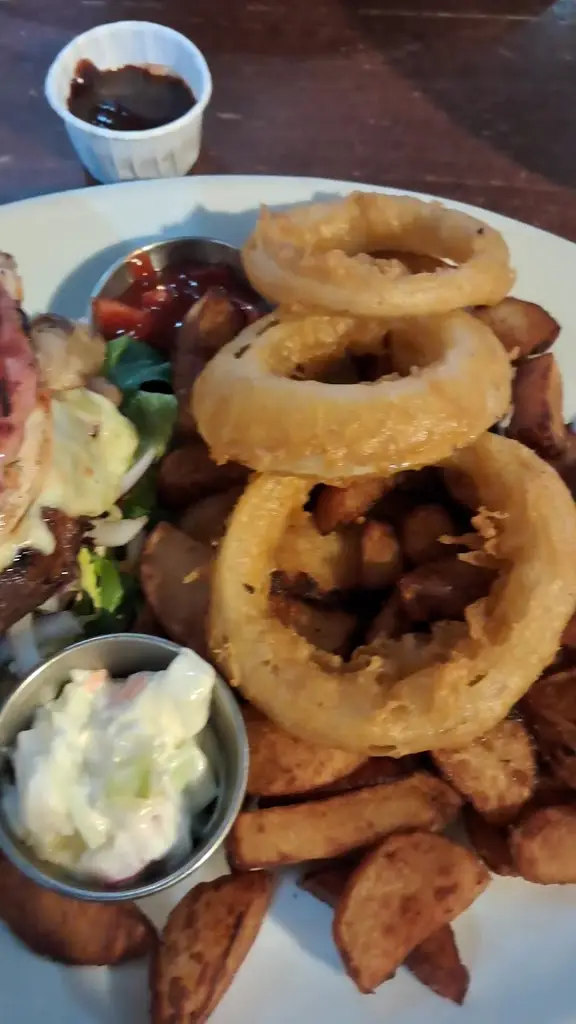 Scott Lewis_The Highwayman Inn_Rhoose_review