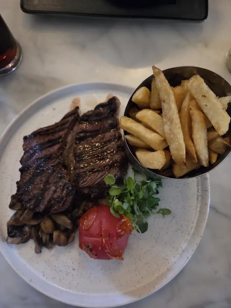 Helen Roberts_Whitehall_Pwllheli_review