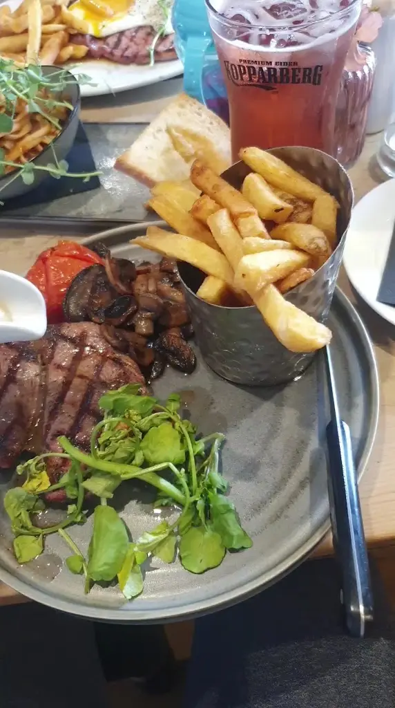 Whitehall_Pwllheli_slider_image_2