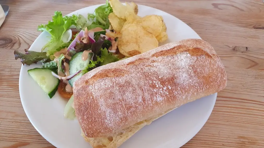 Richard Ecob_Pili Palas_Pwllheli_review