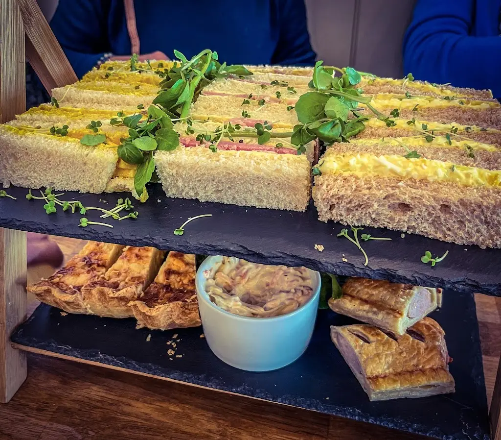 Carys Roberts_Caffi Largo_Pwllheli_review
