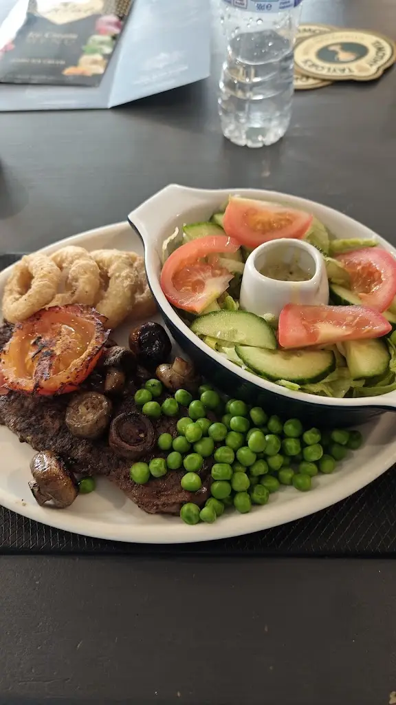 Bogusława Janik_Brasserie at the Elan_Rhayader_review