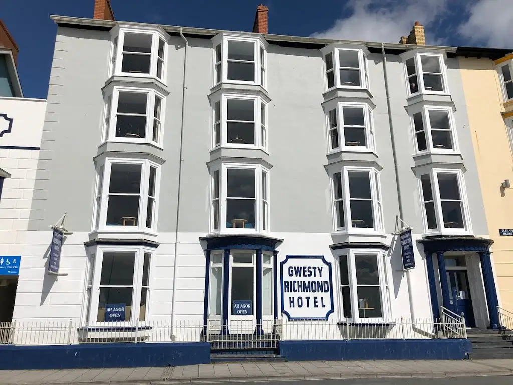 Gwesty Richmond Hotel Restaurant restaurant in Penparcau