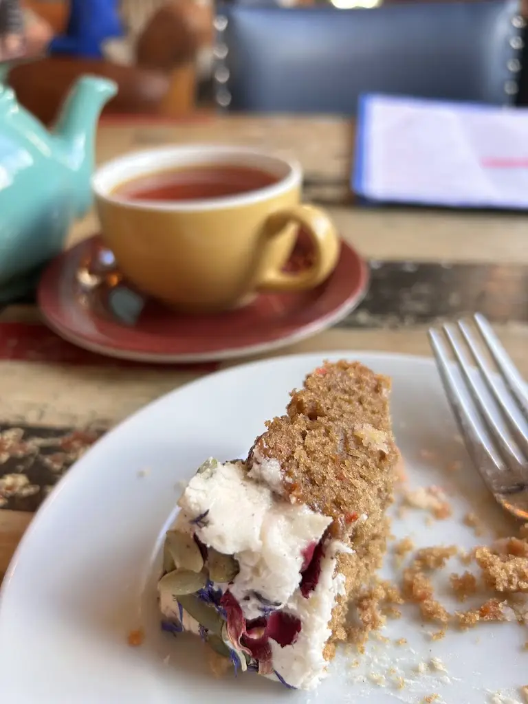 Anna B_Athro Lounge_Penparcau_review