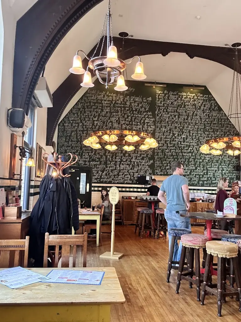 Athro Lounge_Penparcau_slider_image_3