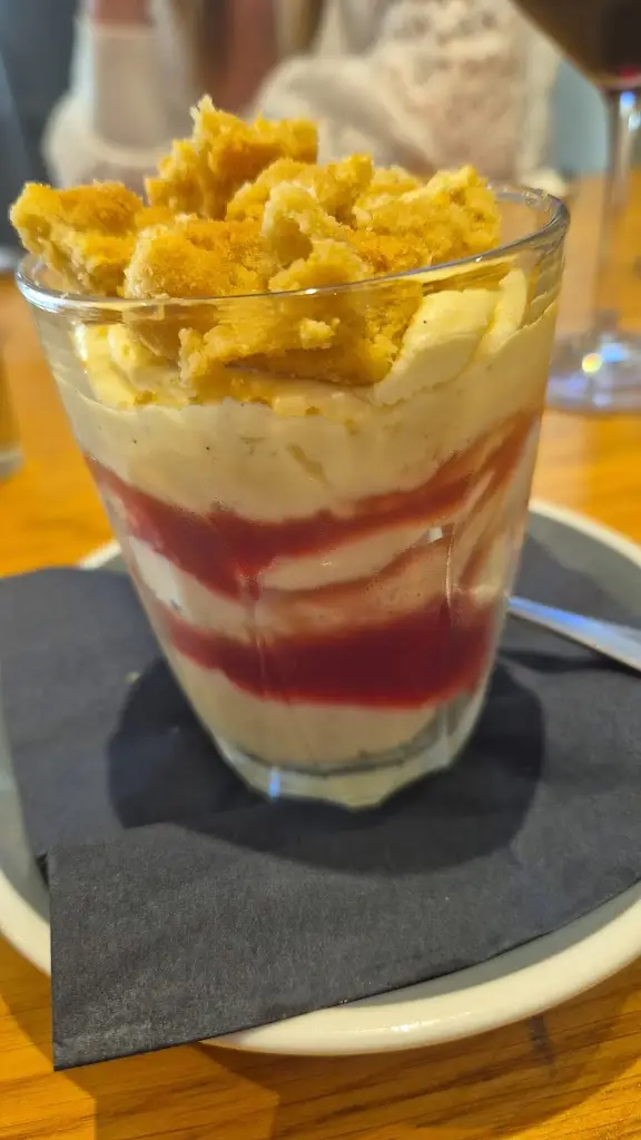 Sammi Kelly IPHM_Baravin_Penparcau_review