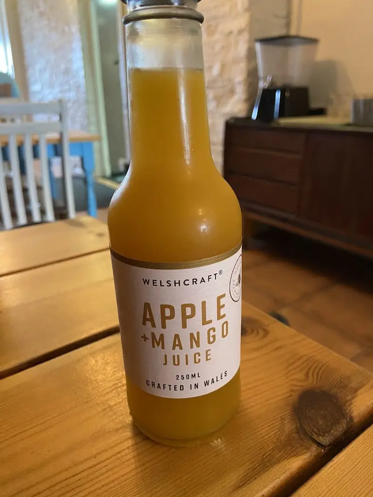 Vivika Ward_Sophie's_Penparcau_review