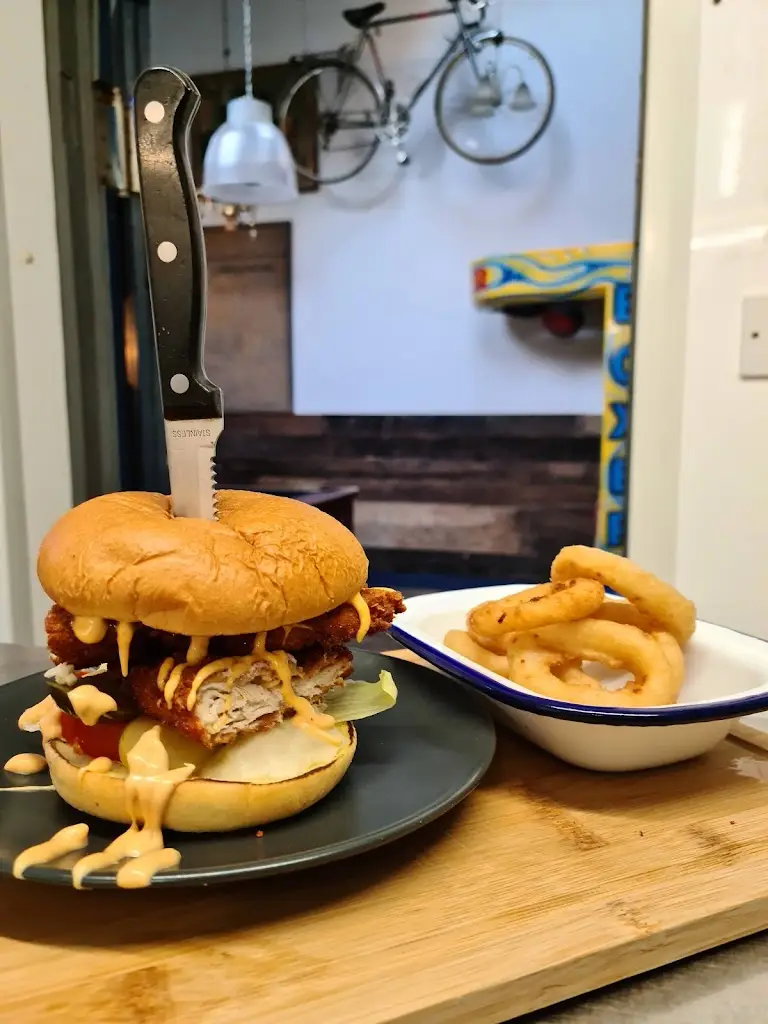 Yr Hen Lew Du restaurant in Penparcau