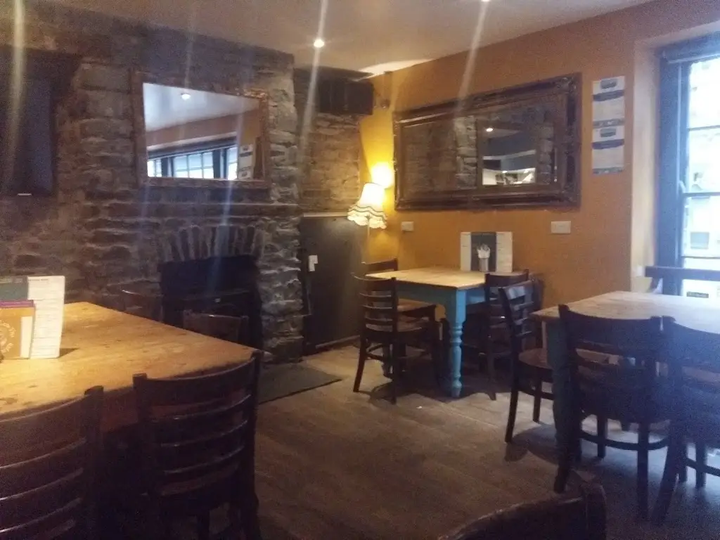 Yr Hen Lew Du_Penparcau_slider_image_3