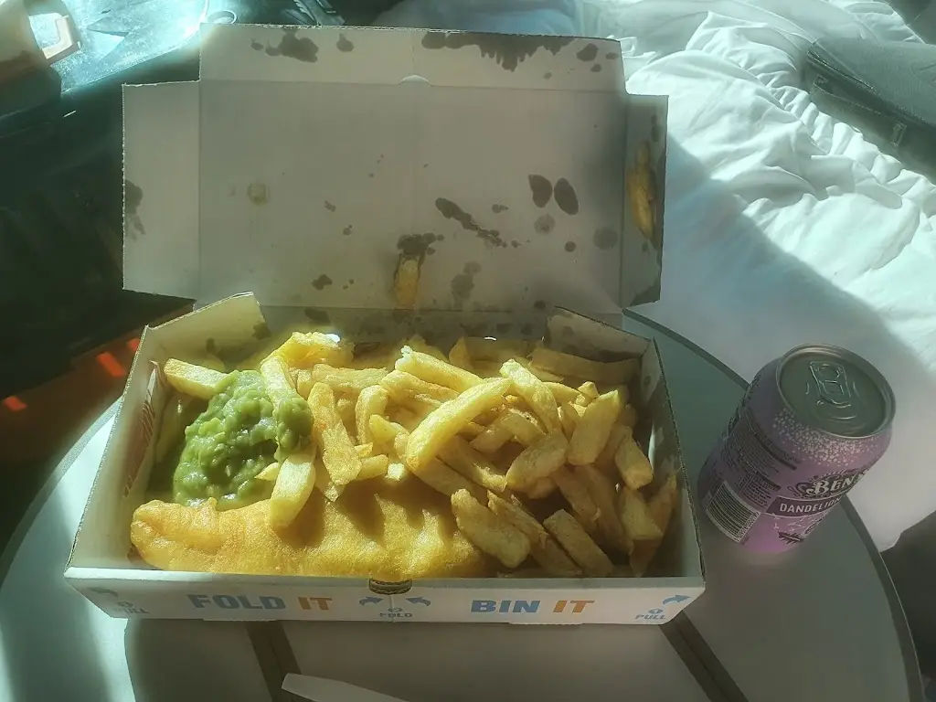 James Owen_The Chip Box_Penparcau_review