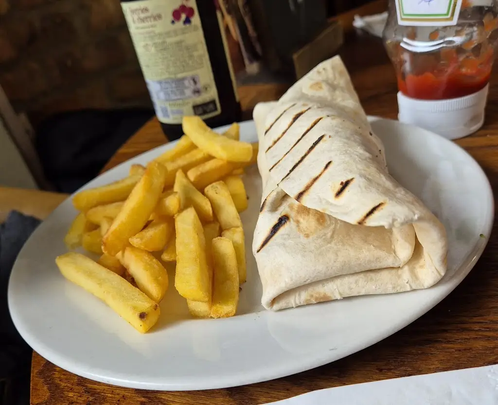 KM D_White Horse_Penparcau_review