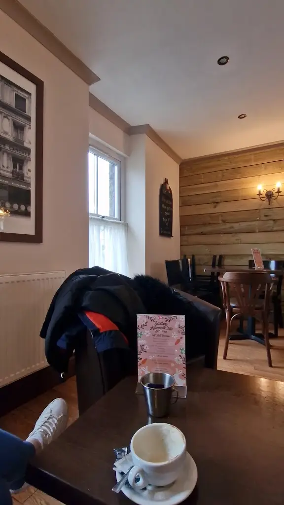 Hot Gossip_Rhondda_slider_image_2