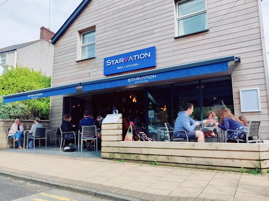 Starvation Bar_Rhosneigr_slider_image_1