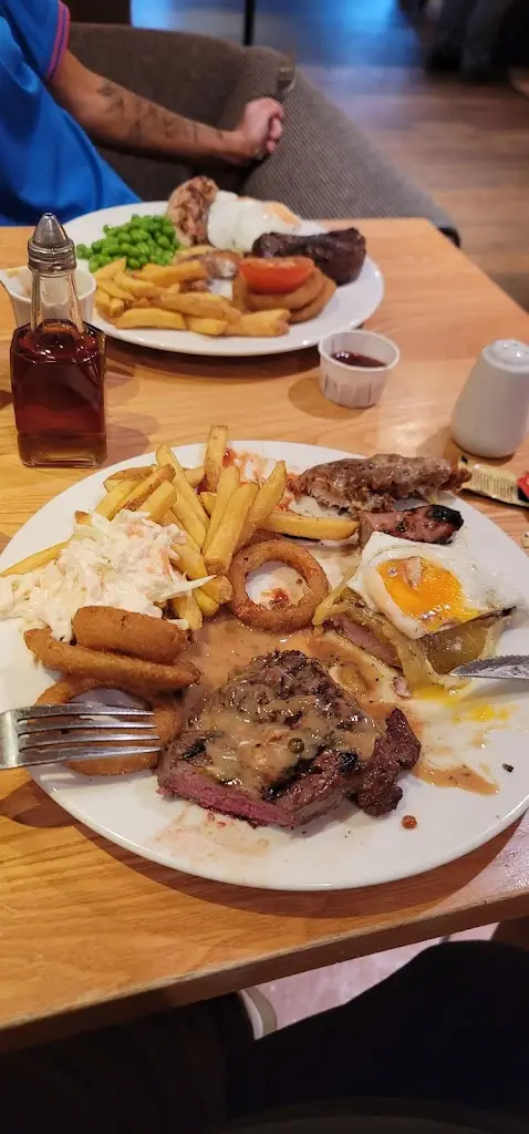 BIG Kev G_Morfa Table Table_Rhuddlan_recensione