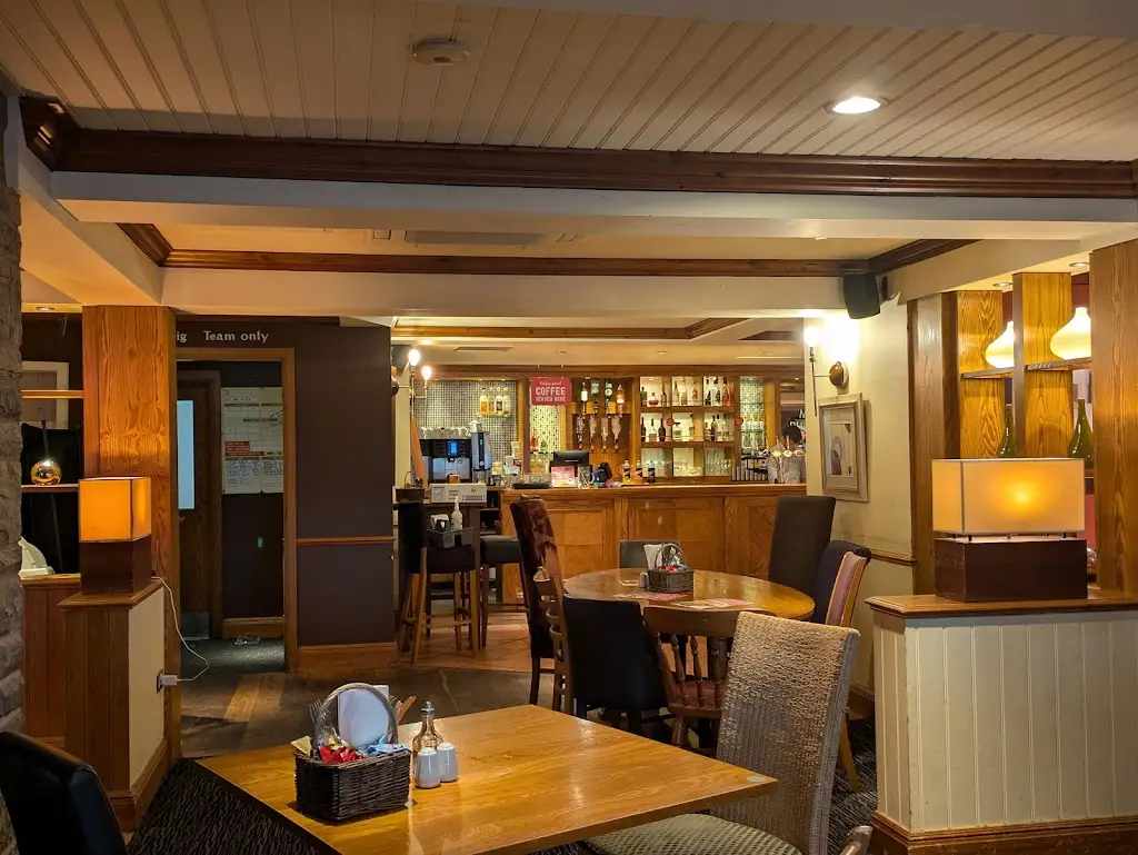 Morfa Table Table_Rhuddlan_slider_image_3