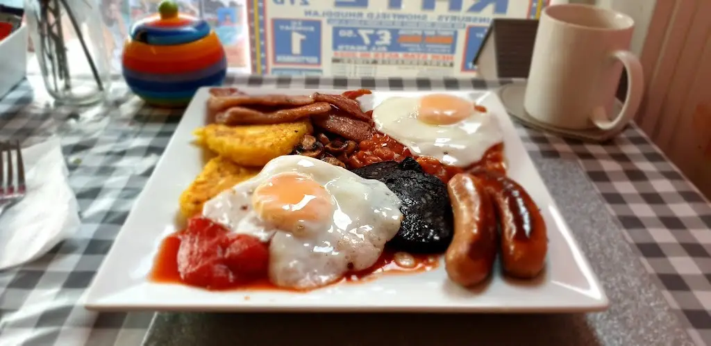 James Hughes_The Farmhouse Kitchen_Rhuddlan_review