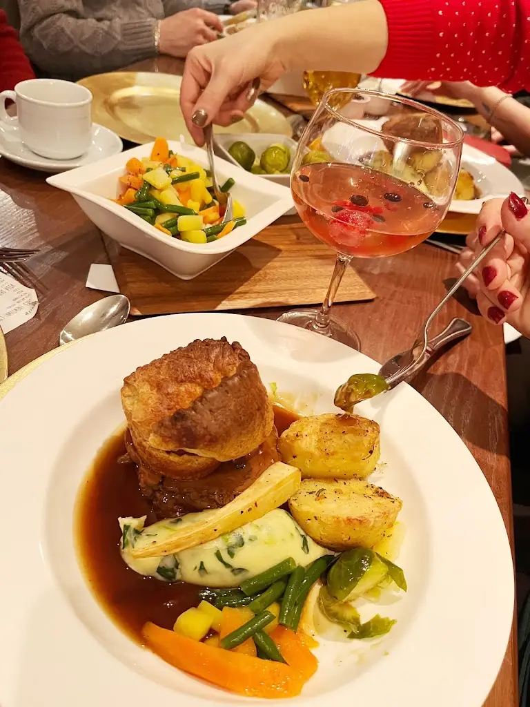 Menu_Waggon and Horses_Sir Powys_image_5