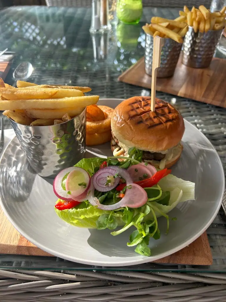 Victoria Tyler_Waggon and Horses_Sir Powys_review