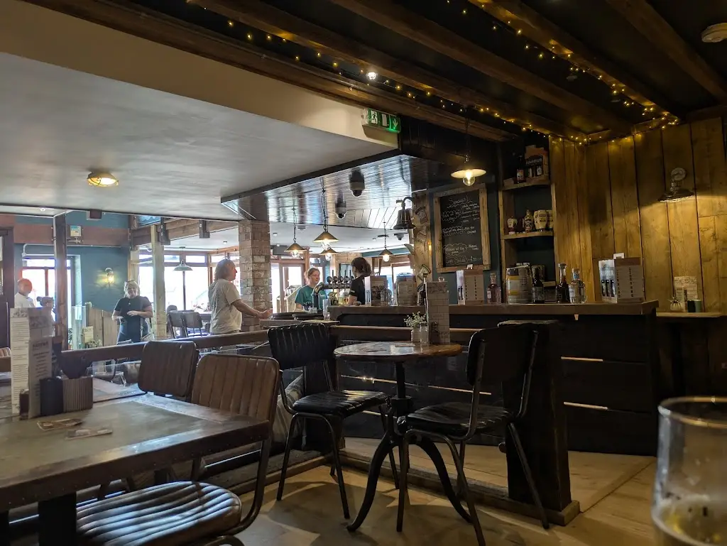 Colin_HARBWR Bar & Kitchen_Saundersfoot_recensione