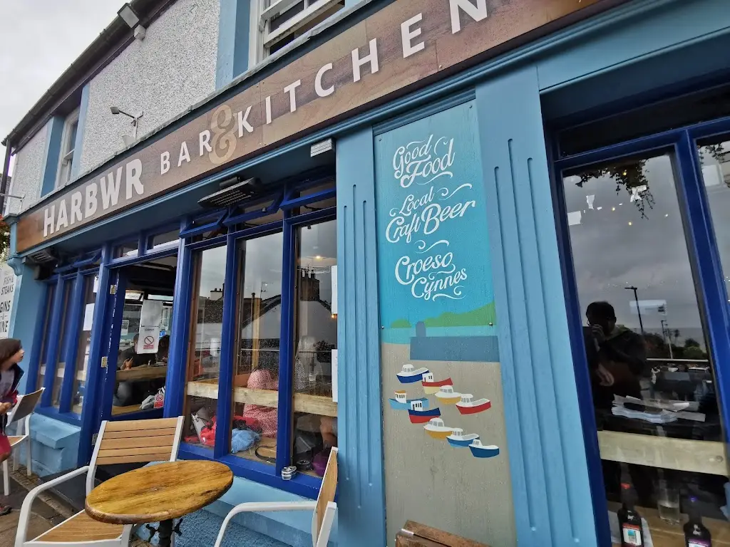 HARBWR Bar & Kitchen_Saundersfoot_slider_image_1