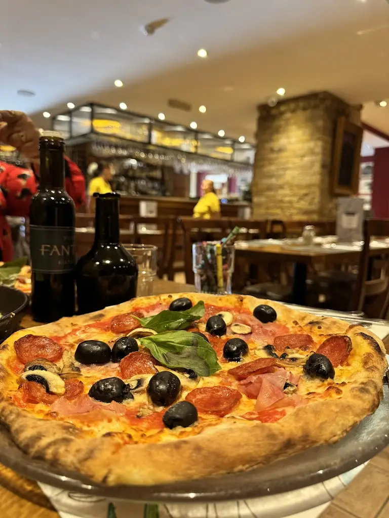 Abhijeet P_Fantozzi Restaurant Southgate_Southgate_Bewertung