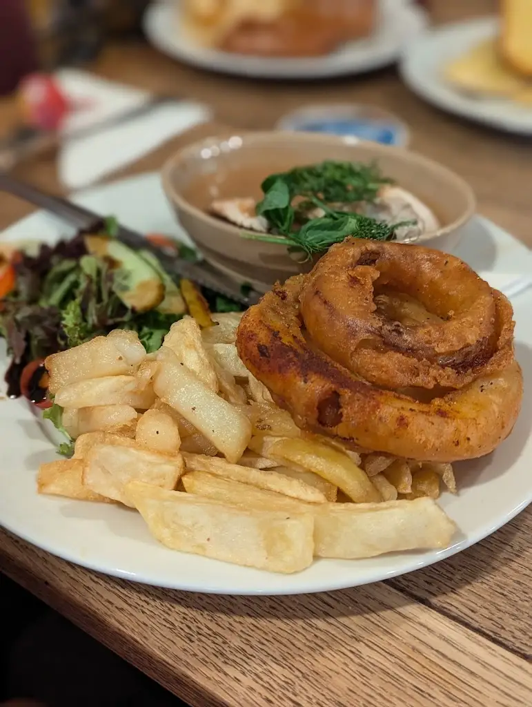 Hannah Allen_Somerset Arms _Taibach_review