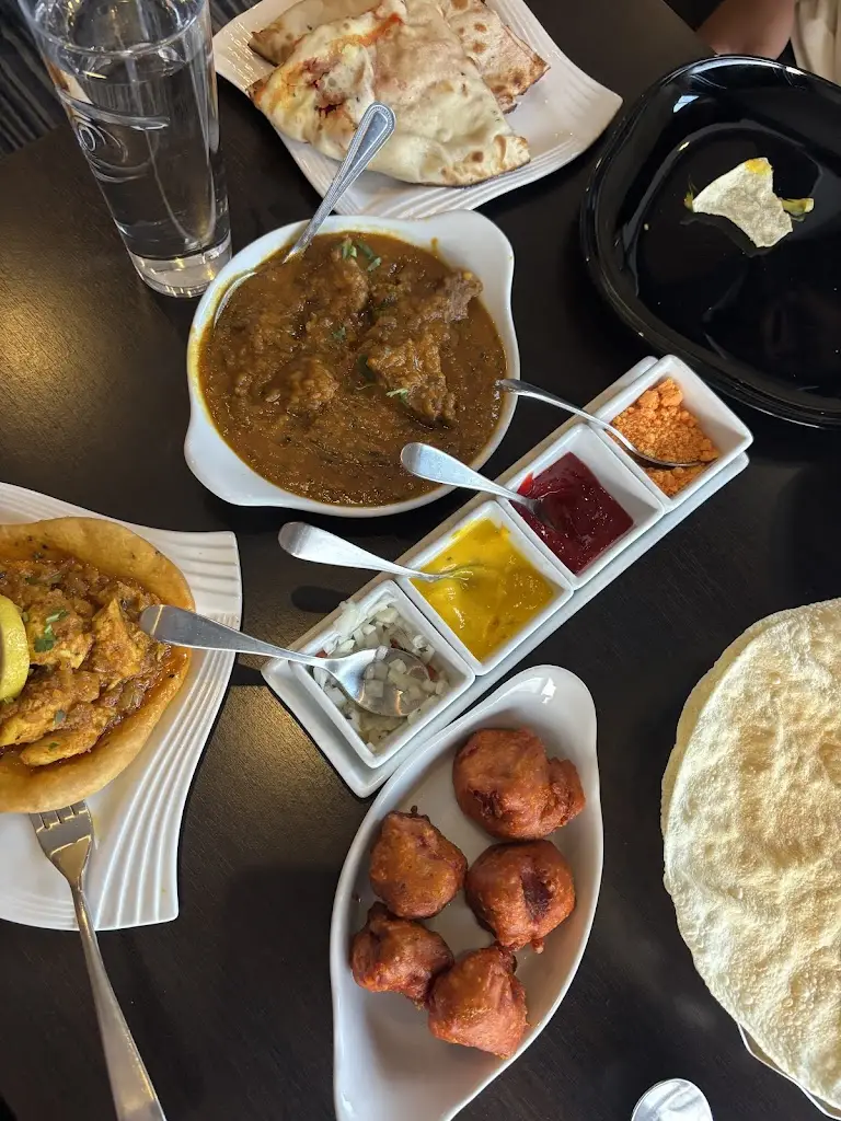 Dawat Diplus- Indian Restaurant_Taibach_slider_image_3