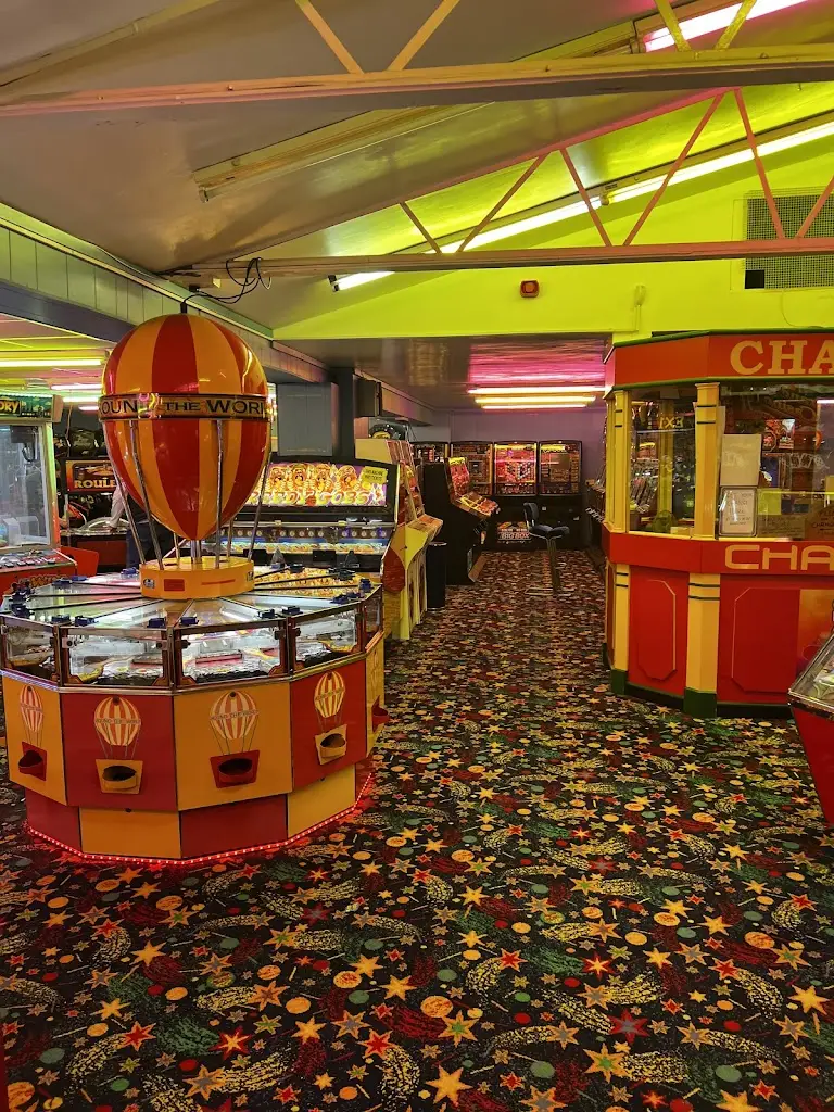 Billy's Family Fun Centre (and ATM)_Tal-y-bont_slider_image_1