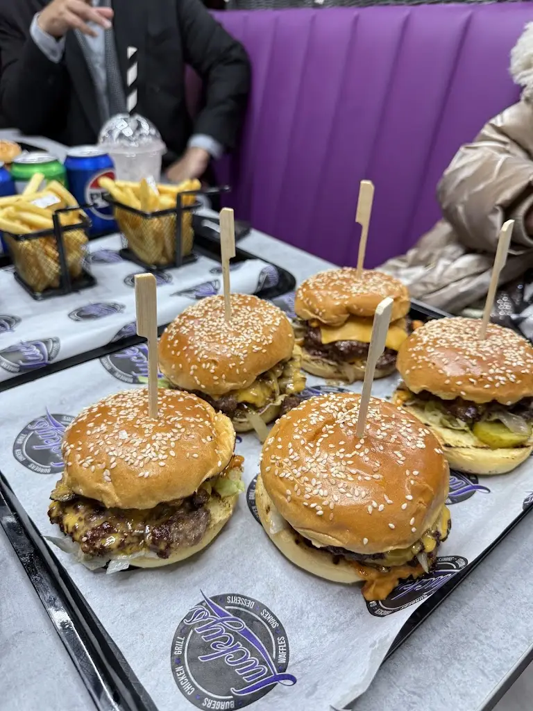 Hiba Hammad_Lucky's Rhyl_Rhyl_review