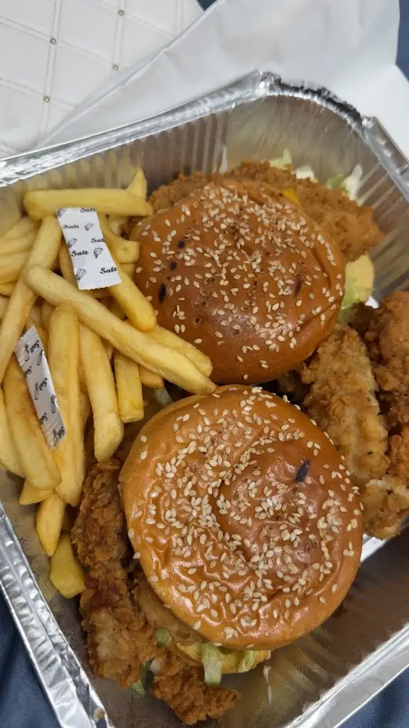 Fariha Ahmad_Lucky's Rhyl_Rhyl_review