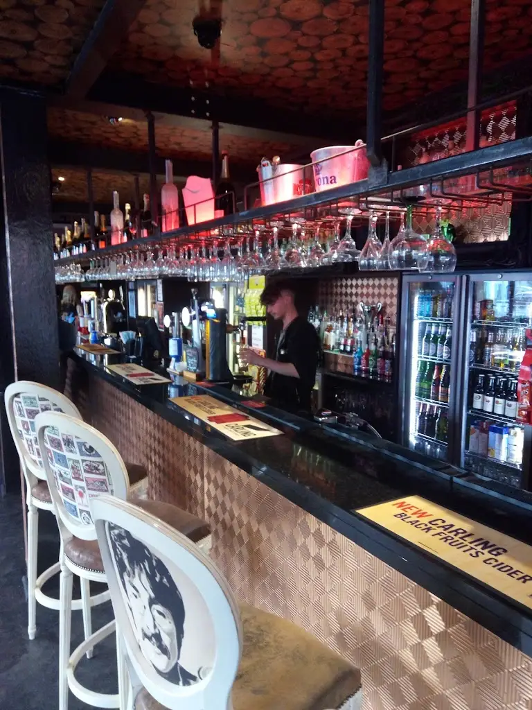 Front Room_Rhyl_slider_image_3