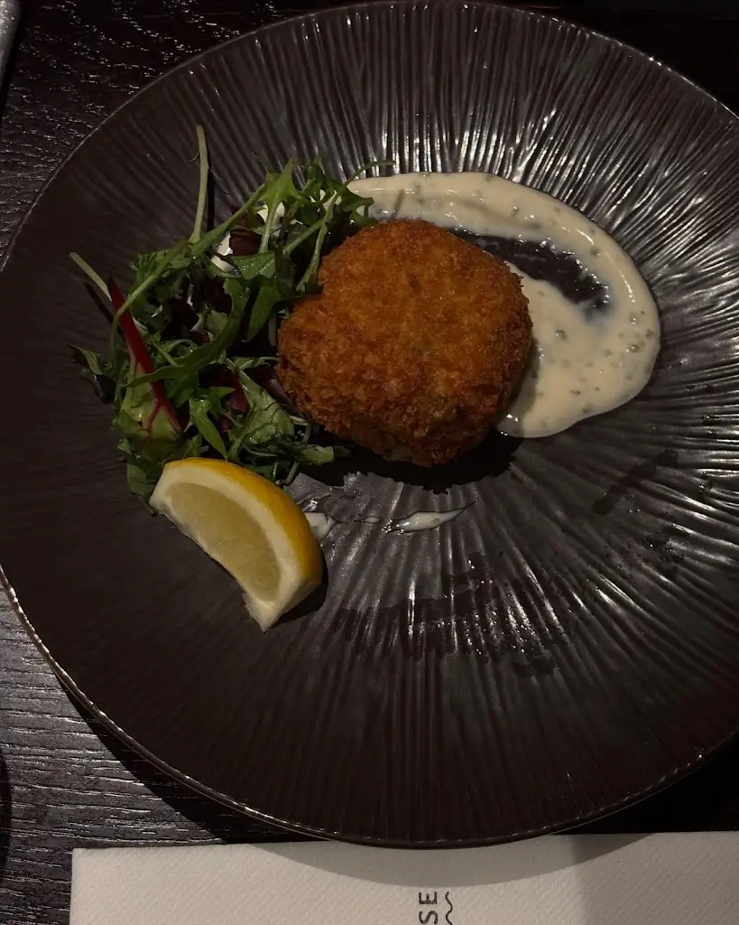 Bonnie Chu_The River House_Swansea_review