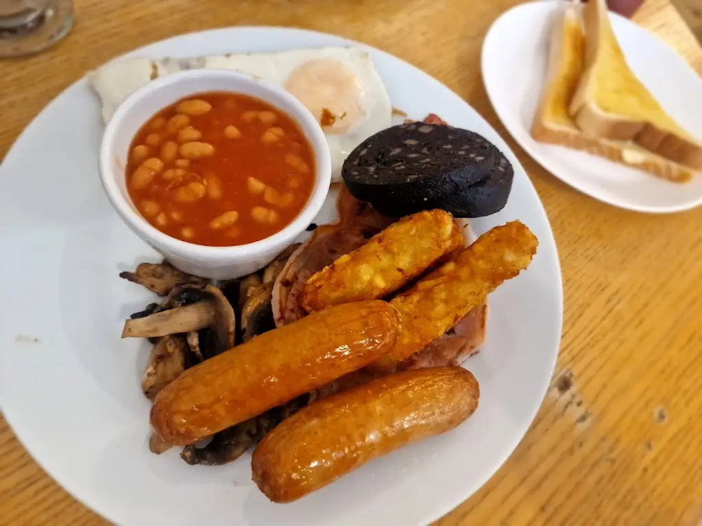 Yomal Udugampola_Morgan's Eatery & Coffee Shop_Tredegar_review