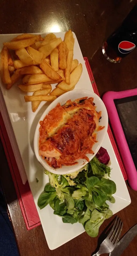 Madge_Tylers Arms_Treharris_review