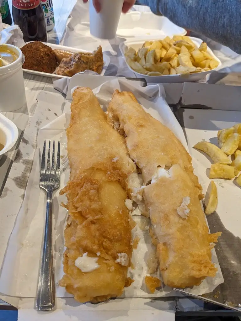 ed h_Village Plaice_Trimsaran_review