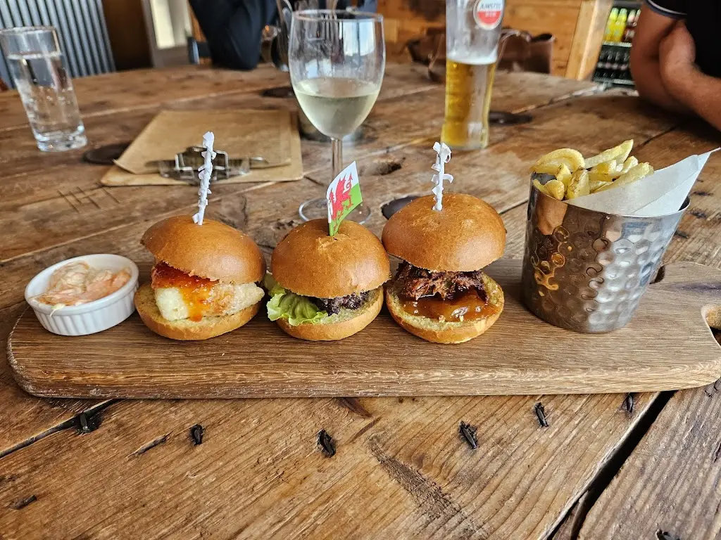 Holdens Steakhouse_Tregaron_slider_image_2