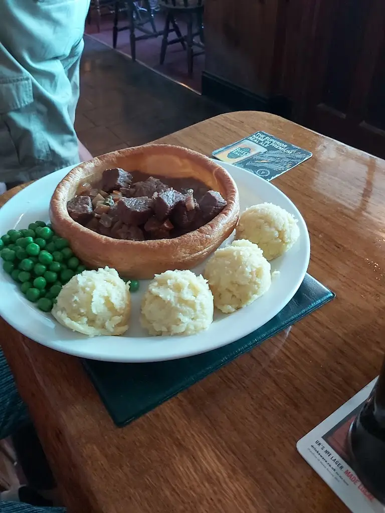 Menu_Three Horseshoe Inn_Tregaron_image_9