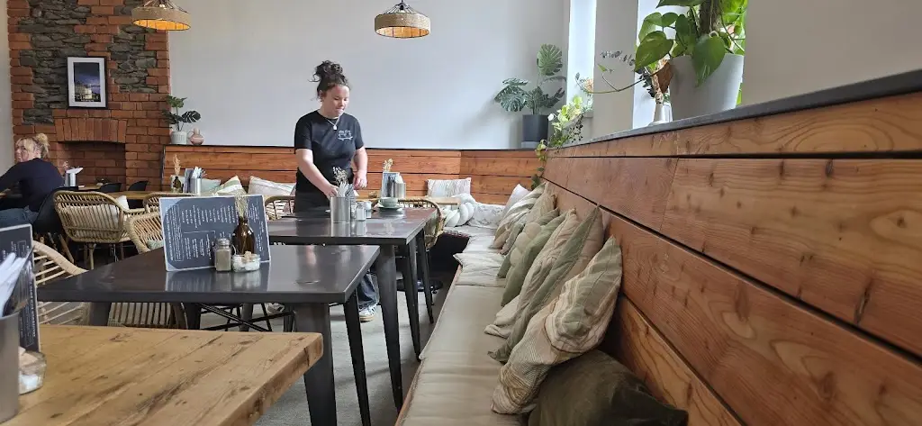 Wasantha Weerawarna_Y Banc Tregaron_Tregaron_review