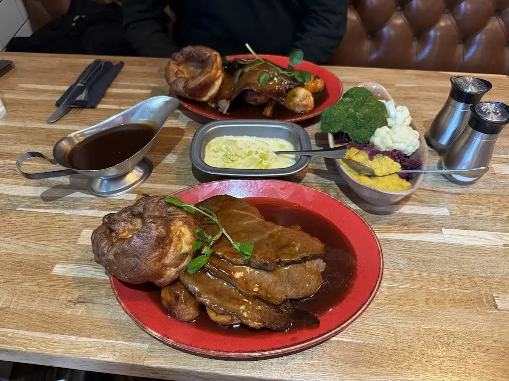 Billycan_Tenby_slider_image_3