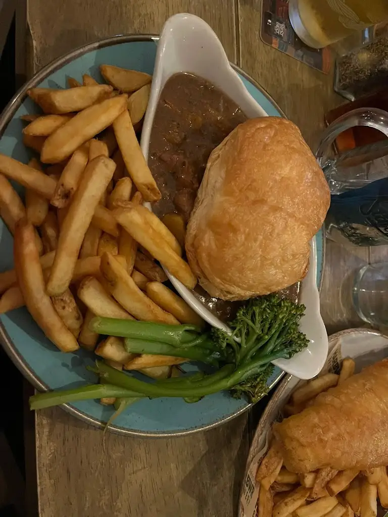 Serkan Secer_Hope & Anchor_Tenby_review