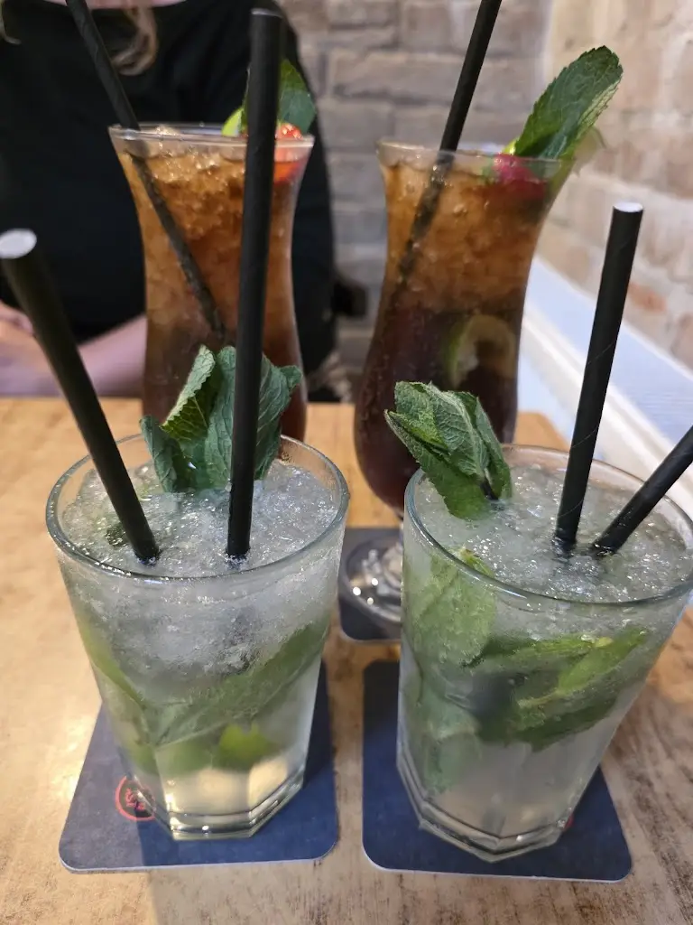 Nicola Goodman_The Cove, Tenby_Tenby_recensione