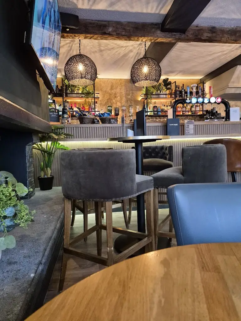 Tudor Mount Gastrobar, Tenby_Tenby_slider_image_3