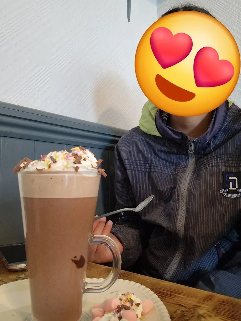 john geoghegan_Cegin Fach_Tywyn_review