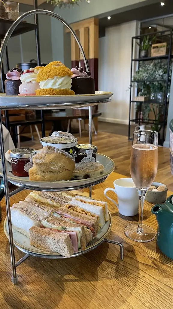 Martha Vazquez_Llanerch Vineyard Hotel_Vale of Glamorgan_review