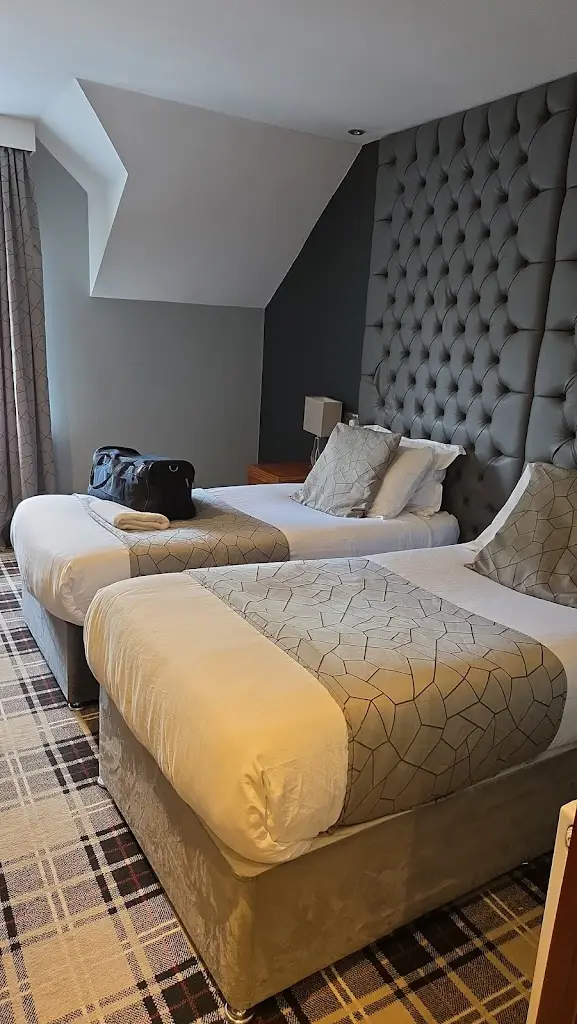 Julie O'Donnell_Heritage Park Hotel_Ynysybwl_review