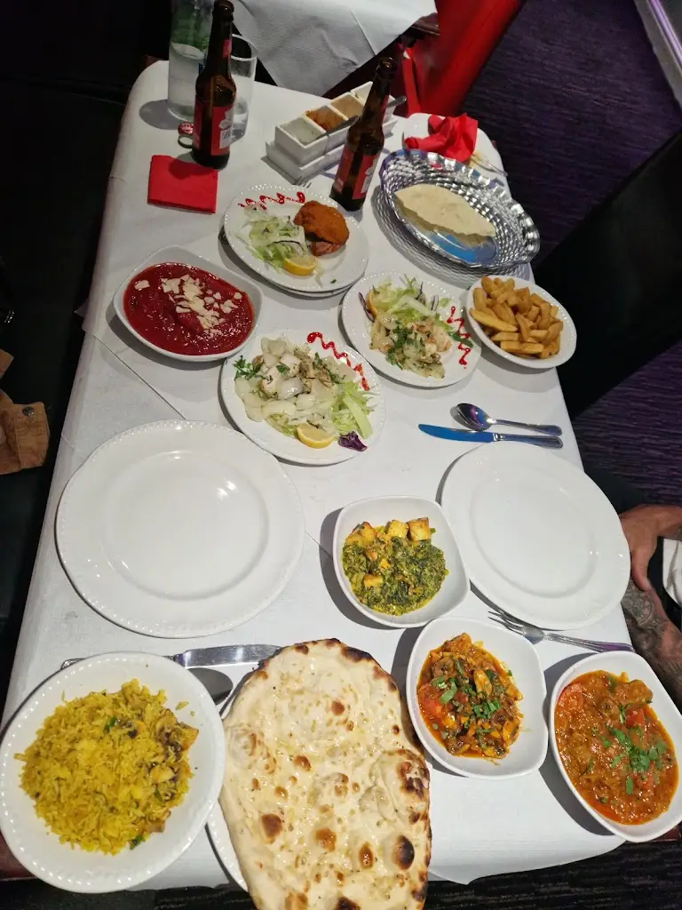 Mouchak_Tonyrefail_slider_image_2