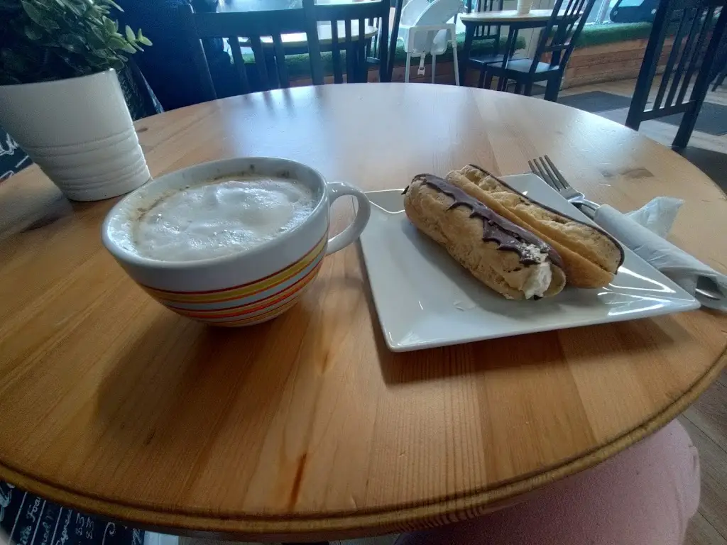 Truly Scrumptious_Tonyrefail_slider_image_2