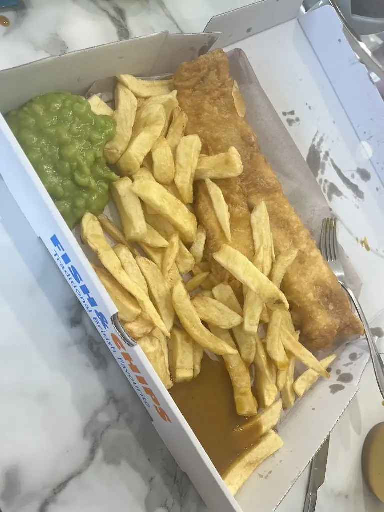 Hayley Povey_Ton pizza and fish bar_Tonyrefail_review